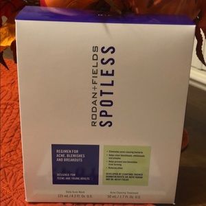 Rodan + Fields SPOTLESS Acne, Blemish & Breakouts